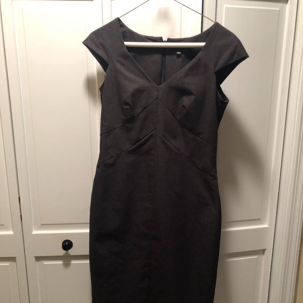 Classy Nine West, size 2 ,  navy blue office dress with matching jacket.